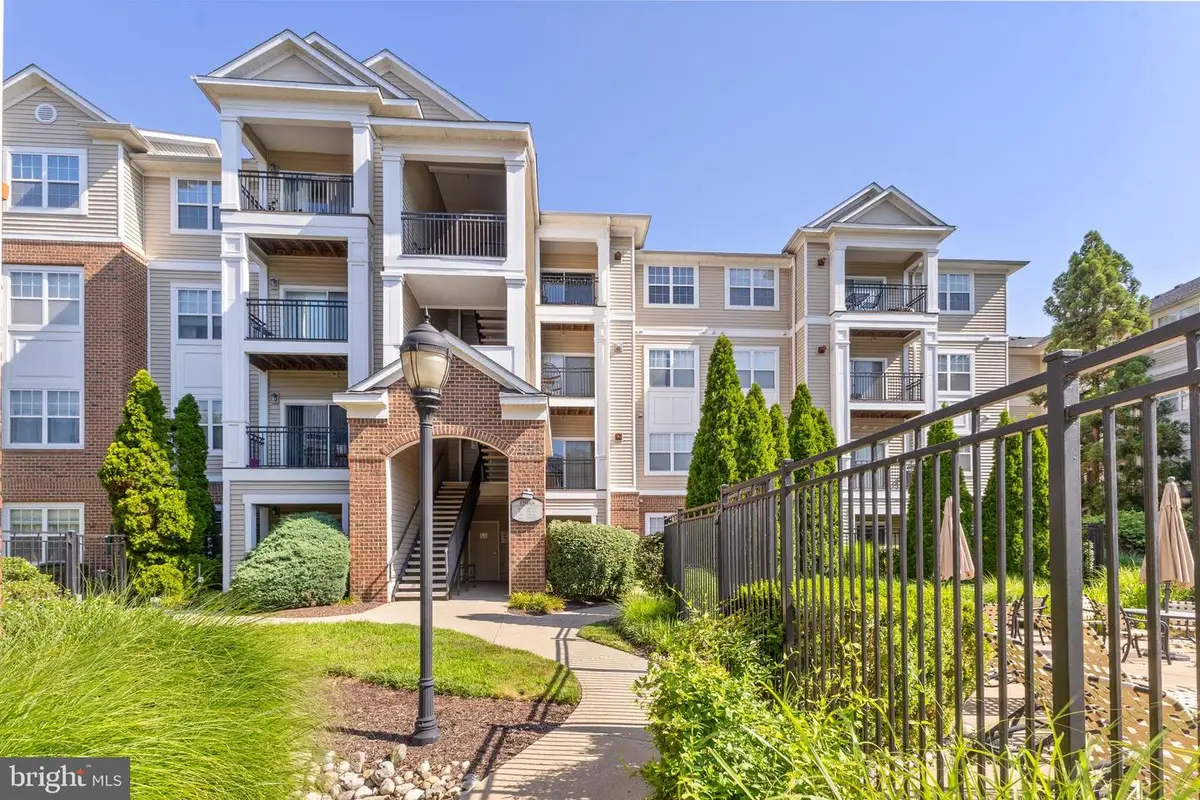 12958 Centre Park Cir #118, Herndon, VA 20171 - #1
