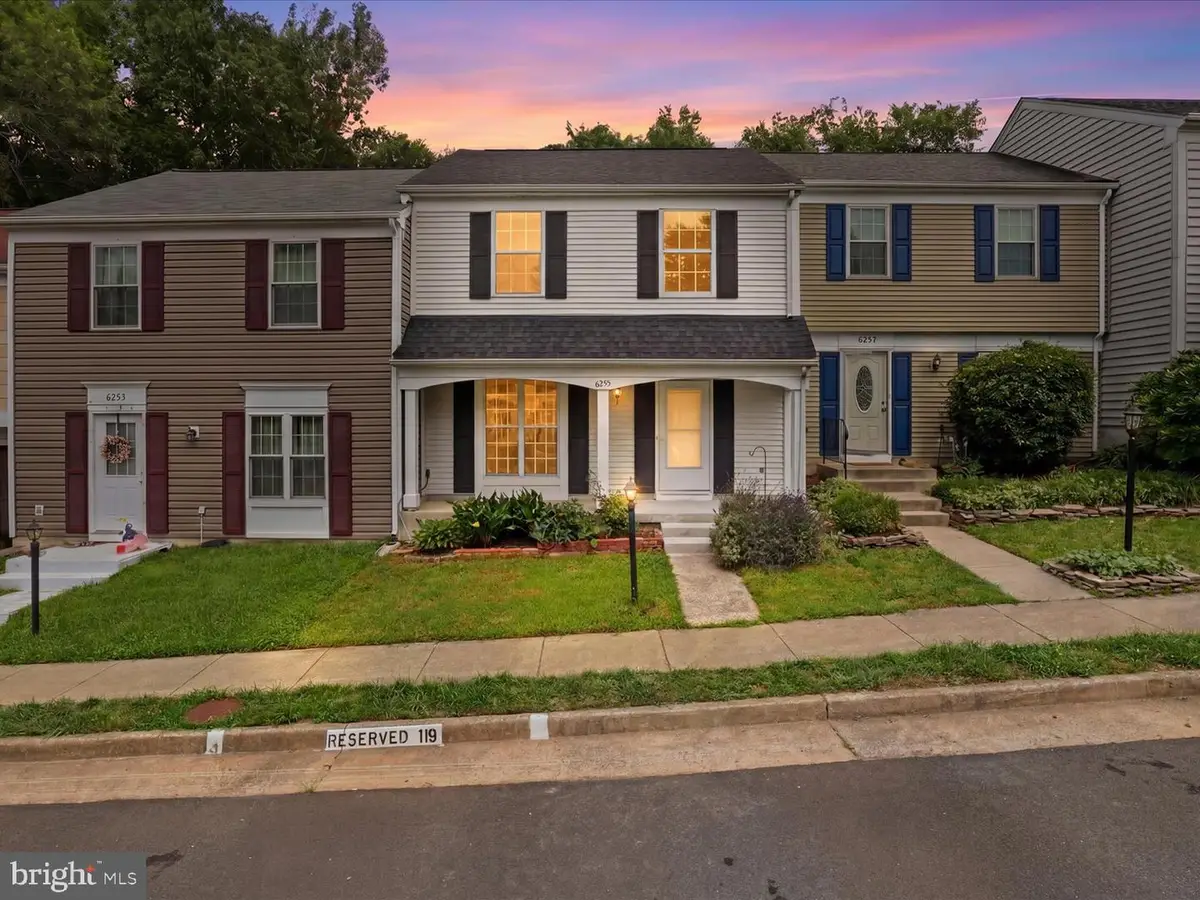 6255 Astrid Cv, Centreville, VA 20120 - #1