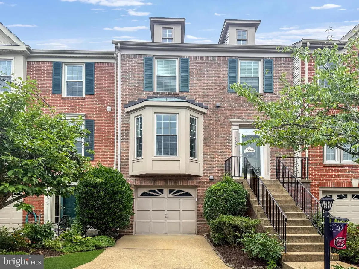 8015 Readington Ct, Springfield, VA 22152 - #1