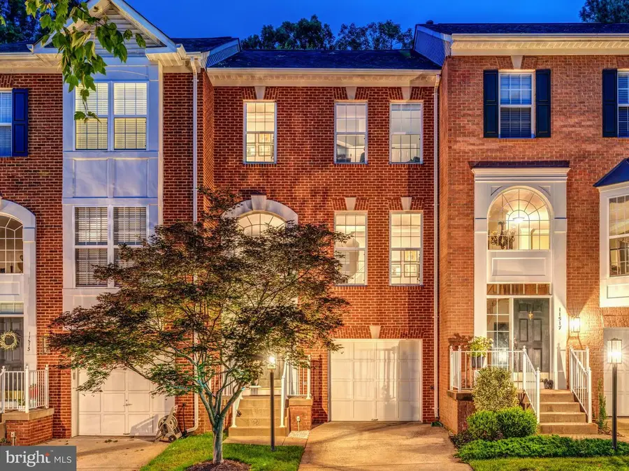 11515 Wild Hawthorn Ct, Reston, VA 20194 - #2