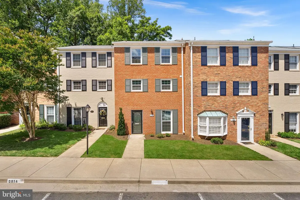 6612 Burlington Pl, Springfield, VA 22152 - #1