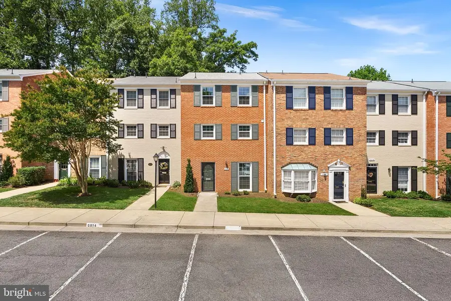 6612 Burlington Pl, Springfield, VA 22152 - #3