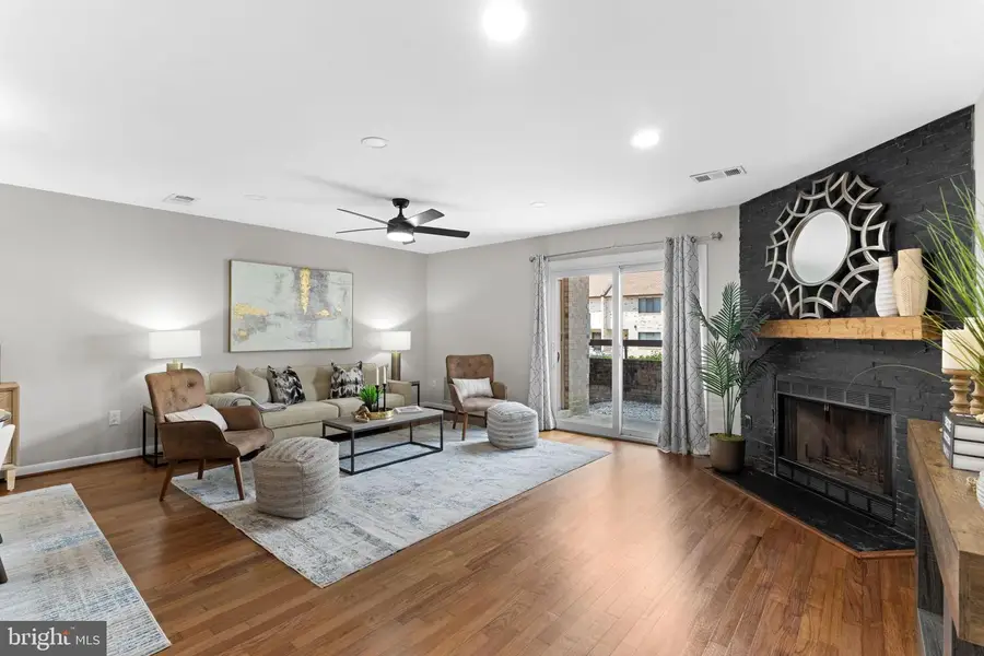 3881 Steppes Ct #b, Falls Church, VA 22041 - #3