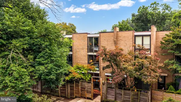 11471 W Washington Plz W, RESTON, VA 20190