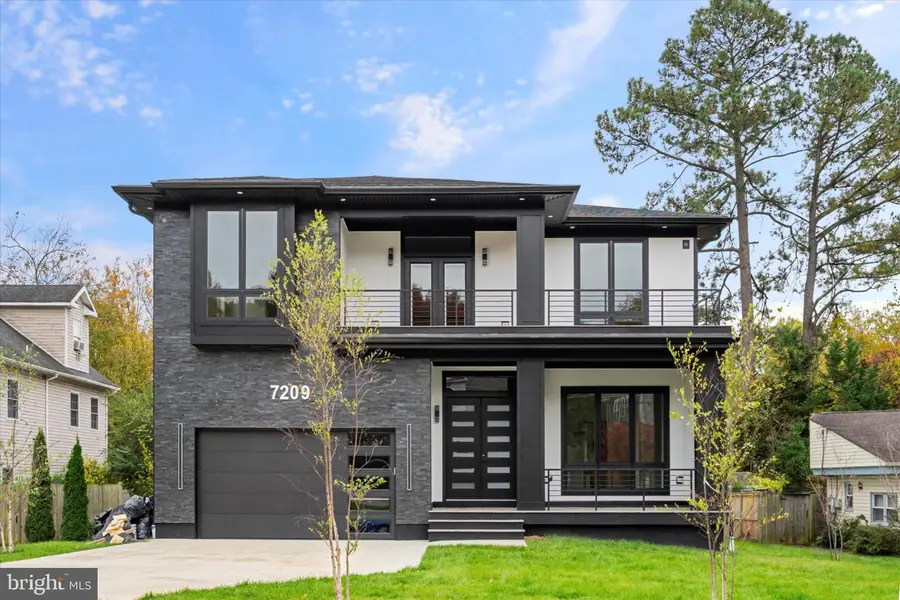 7209 Sipes Ln, Annandale, VA 22003 - #2