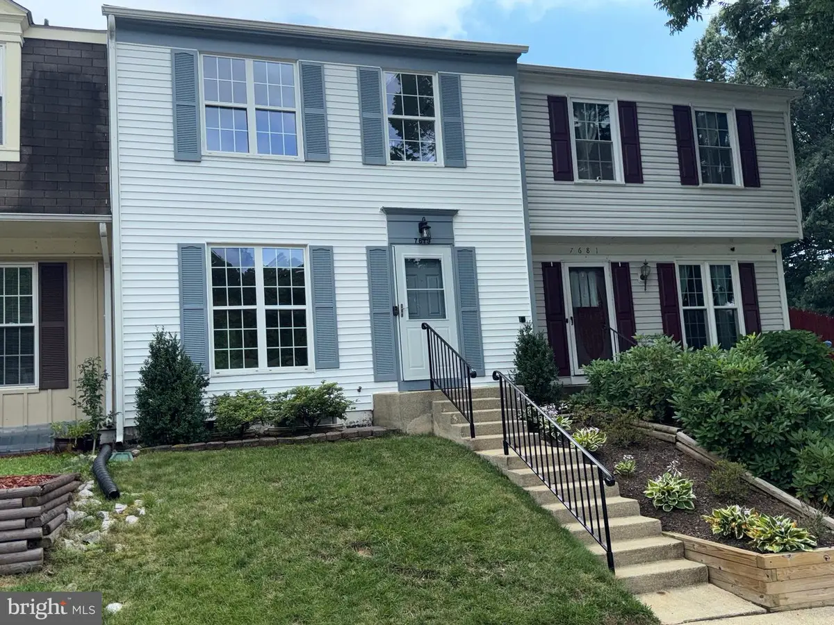 7679 Sheffield Village Ln, Lorton, VA 22079 - #1