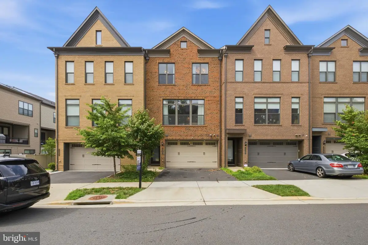 12264 Sweet Willow Ln, Fairfax, VA 22030 - #1