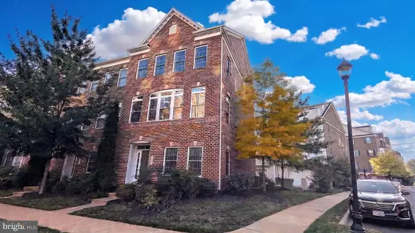 3179 John Glenn, HERNDON, VA 20171