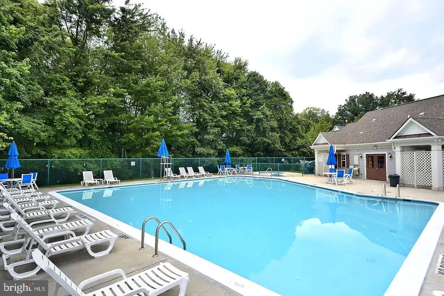 7505 Calderon Ct #j, Alexandria, VA 22306 - #2