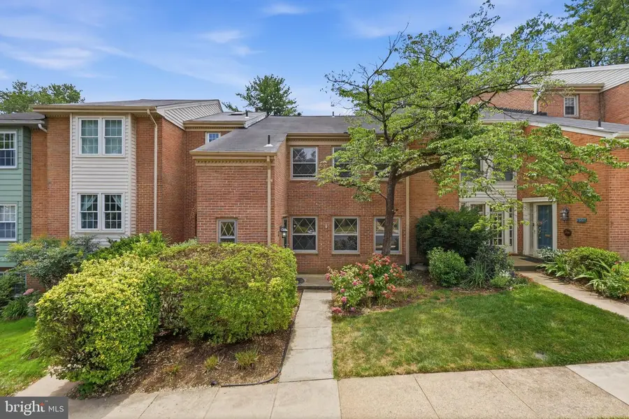 2007 Hopewood Dr, Falls Church, VA 22043 - #2