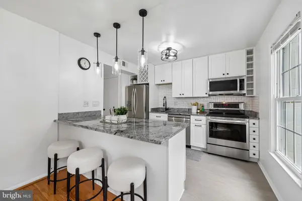 8561 Dellway Ln, VIENNA, VA 22180