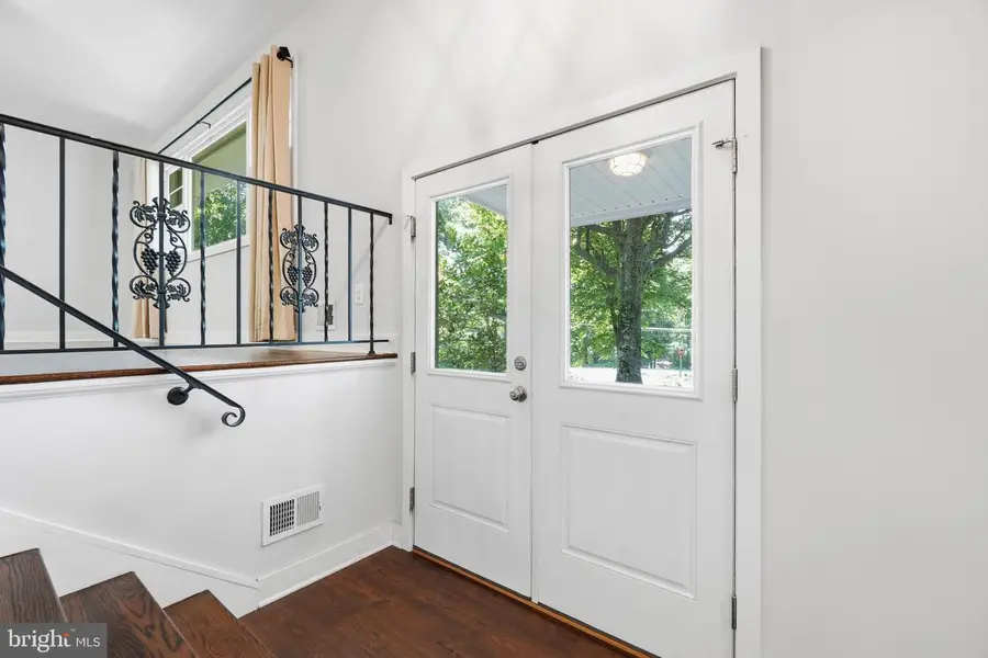 6814 Shrine Ct, Annandale, VA 22003 - #2