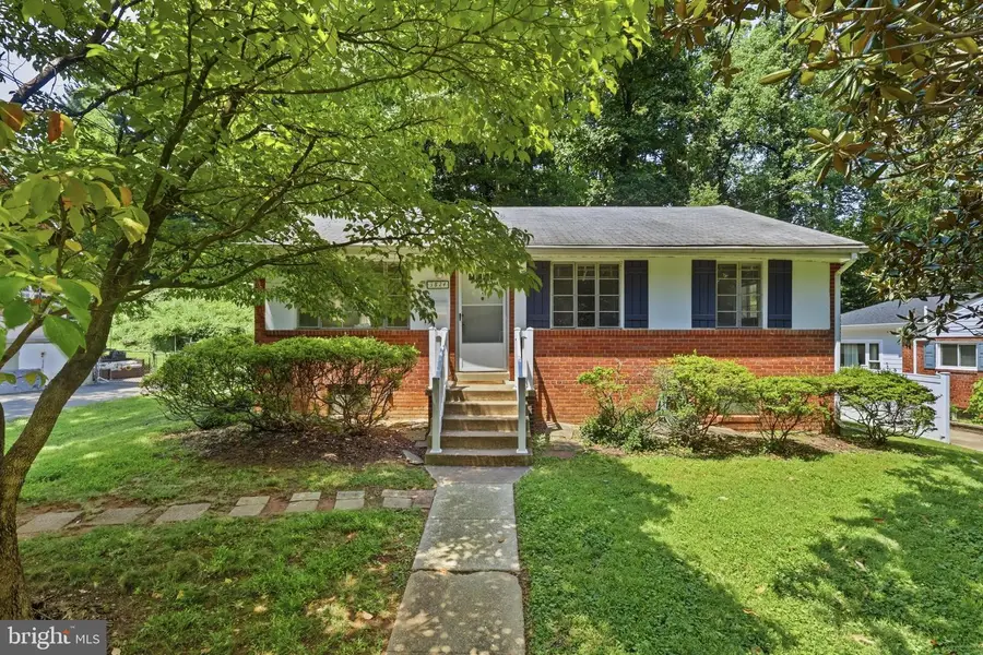 3824 Larchwood Rd, Falls Church, VA 22041 - #2