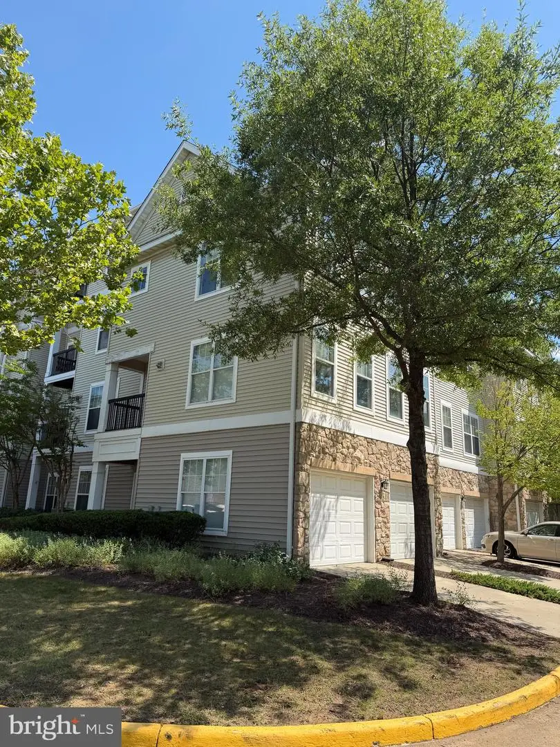 13379 Connor Dr #t, Centreville, VA 20120 - #1