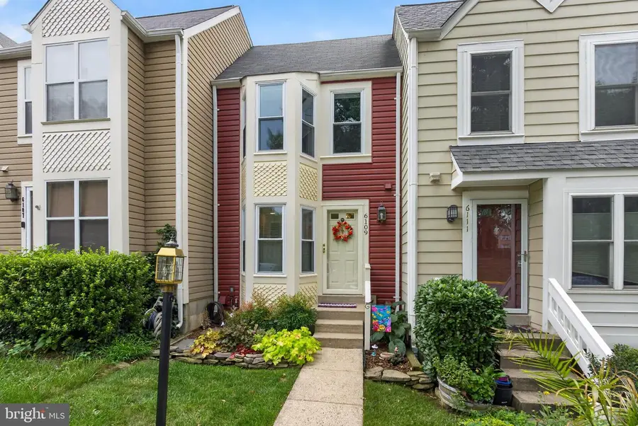 6109 Liverpool Ln, Alexandria, VA 22315 - #2