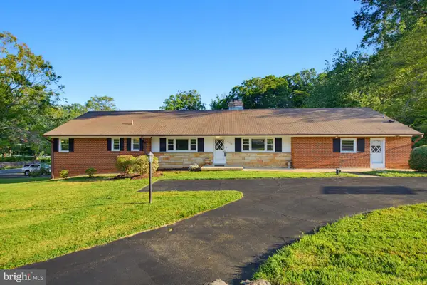 8715 Cherry Dr, FAIRFAX, VA 22031