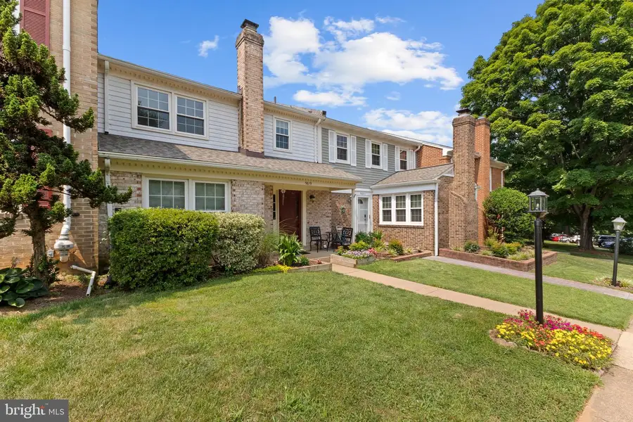 9619 Hillock Ct, Burke, VA 22015 - #2
