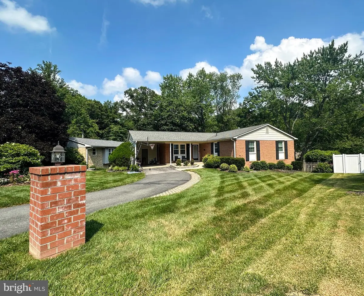 7409 Reservation Dr, Springfield, VA 22153 - #1