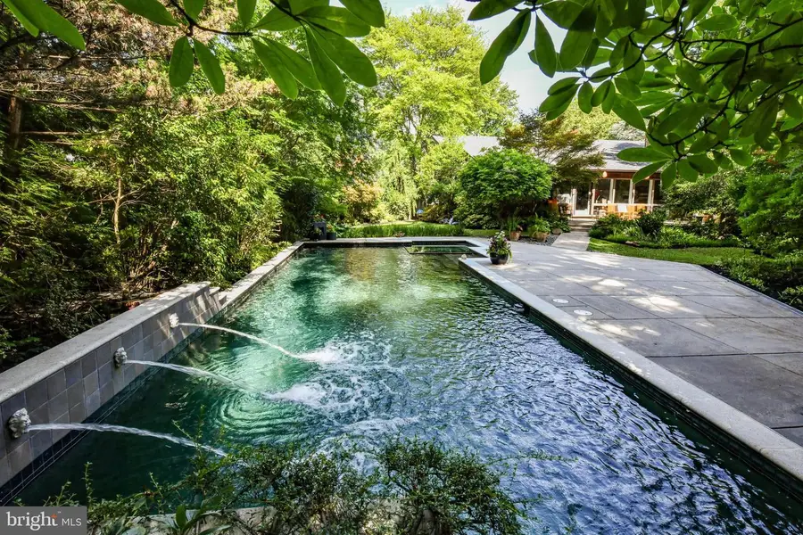 7533 Willow Ln, Falls Church, VA 22042 - #3