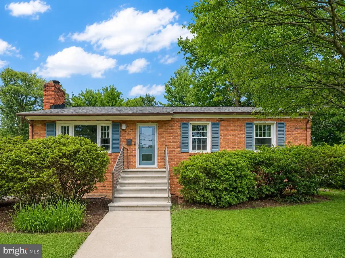 600 John Marshall Dr Nw, Vienna, VA 22180 - #1
