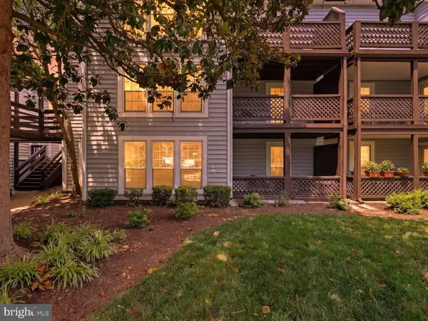 10010 Oakton Terrace Rd #10010, OAKTON, VA 22124