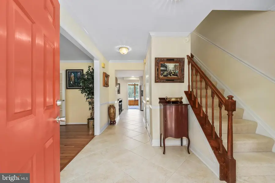 10915 Belgravia Ct, Great Falls, VA 22066 - #3