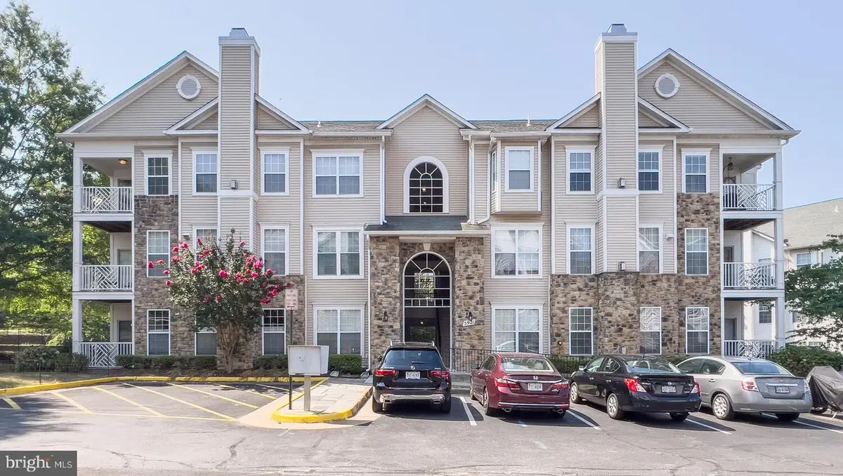 5921 Founders Crossing Ct #102, Alexandria, VA 22310 - #1