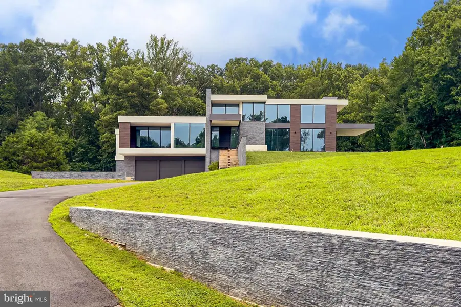 10590 Beach Mill Rd, Great Falls, VA 22066 - #3