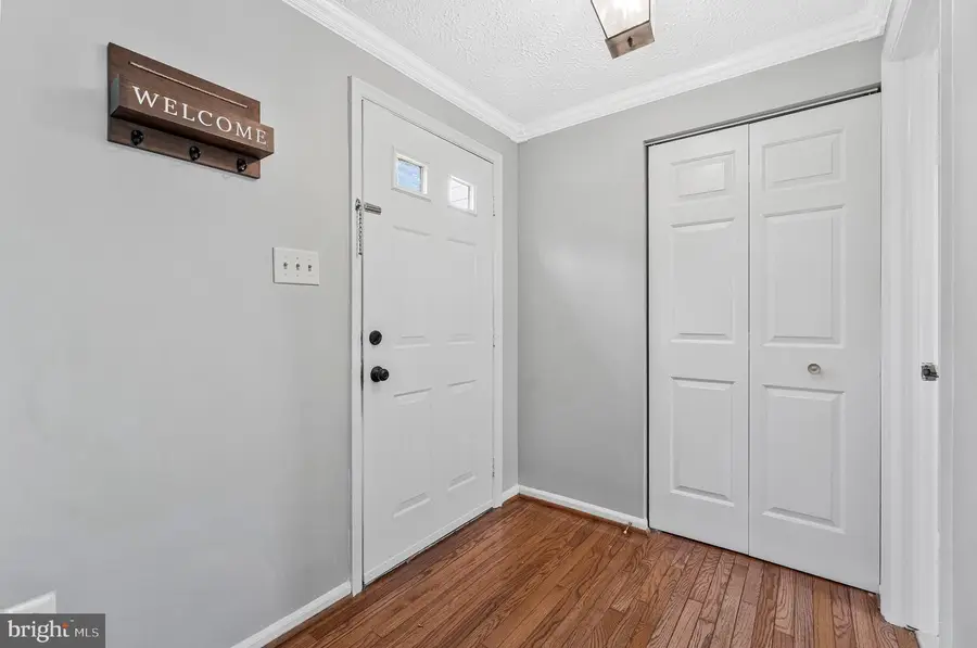 6365 Generals Ct, Centreville, VA 20121 - #2