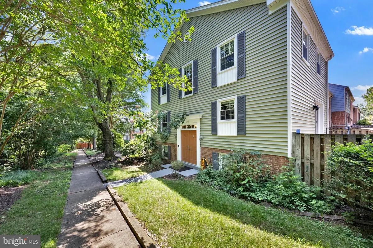 2465 Windbreak Dr, Alexandria, VA 22306 - #1