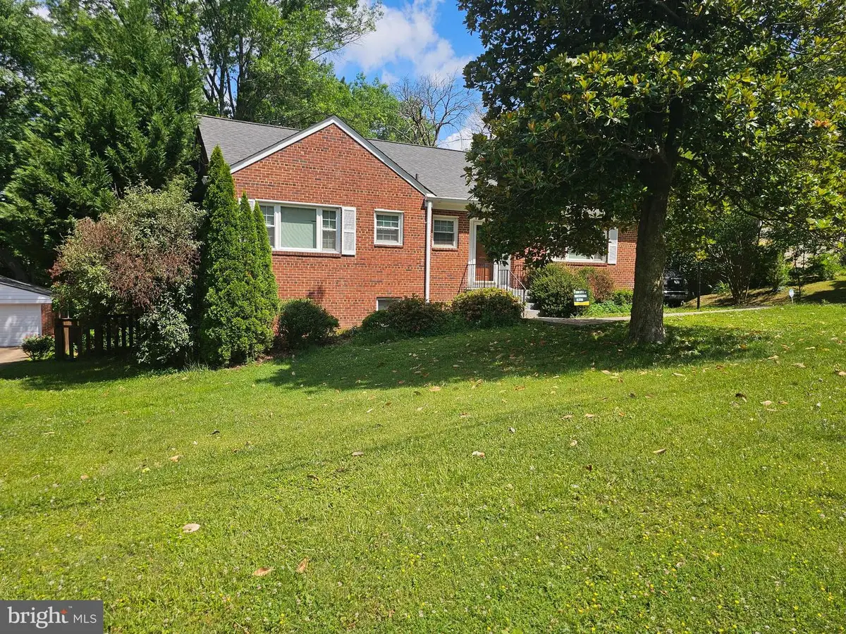 3058 Hazelton St, Falls Church, VA 22044 - #1