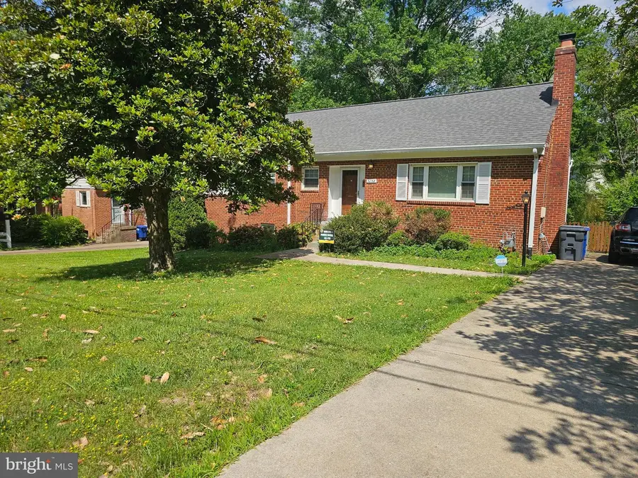 3058 Hazelton St, Falls Church, VA 22044 - #2