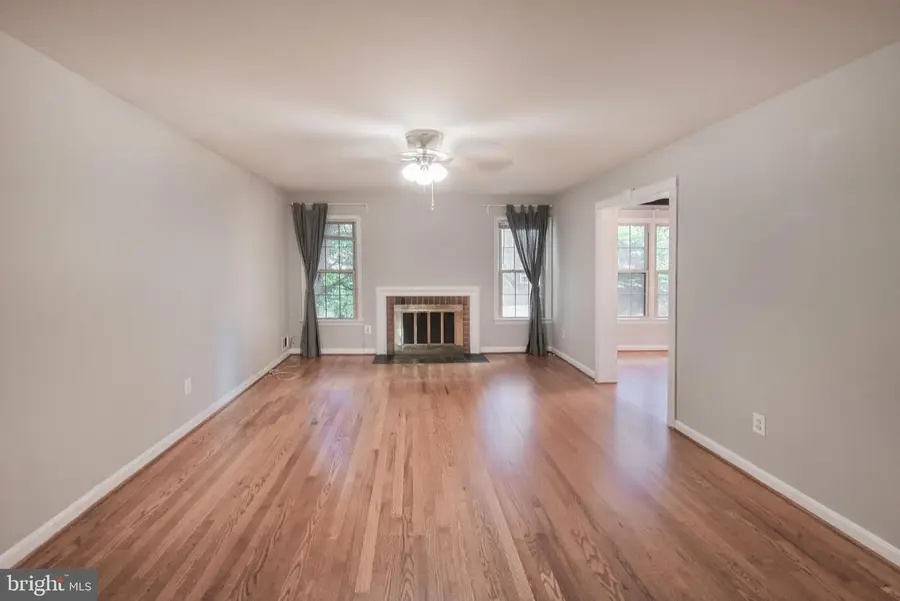 6611 Rosecroft Pl, Falls Church, VA 22043 - #3