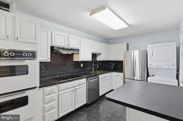 8340 Greensboro Dr #106, MCLEAN, VA 22102