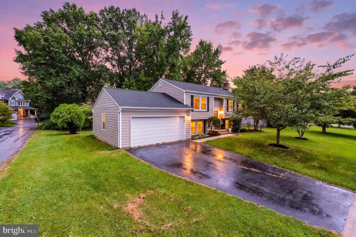 2623 Armada St, Herndon, VA 20171 - #1