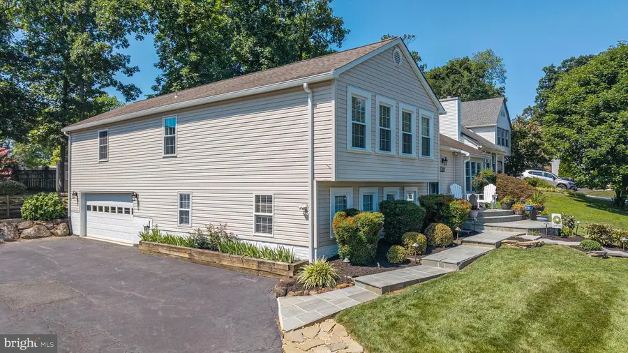 15203 Philip Lee Rd, Chantilly, VA 20151 - #3