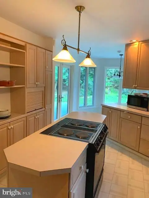 103 Sanoey Cir Se, Vienna, VA 22180 - #3