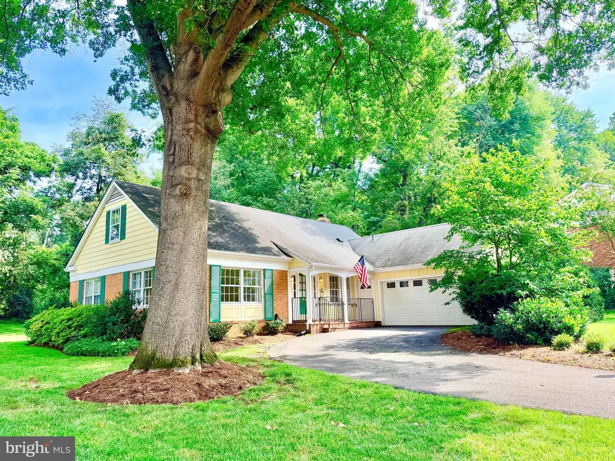 8300 Chivalry Rd, Annandale, VA 22003 - #1