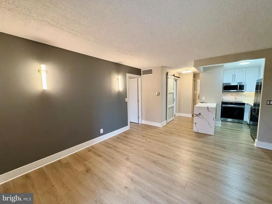 6800 Fleetwood Rd #208, McLean, VA 22101 - #2