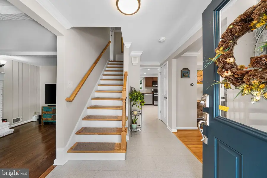 2726 Welcome Dr, Falls Church, VA 22046 - #2