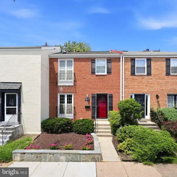 3318 Ardley Ct, FALLS CHURCH, VA 22041
