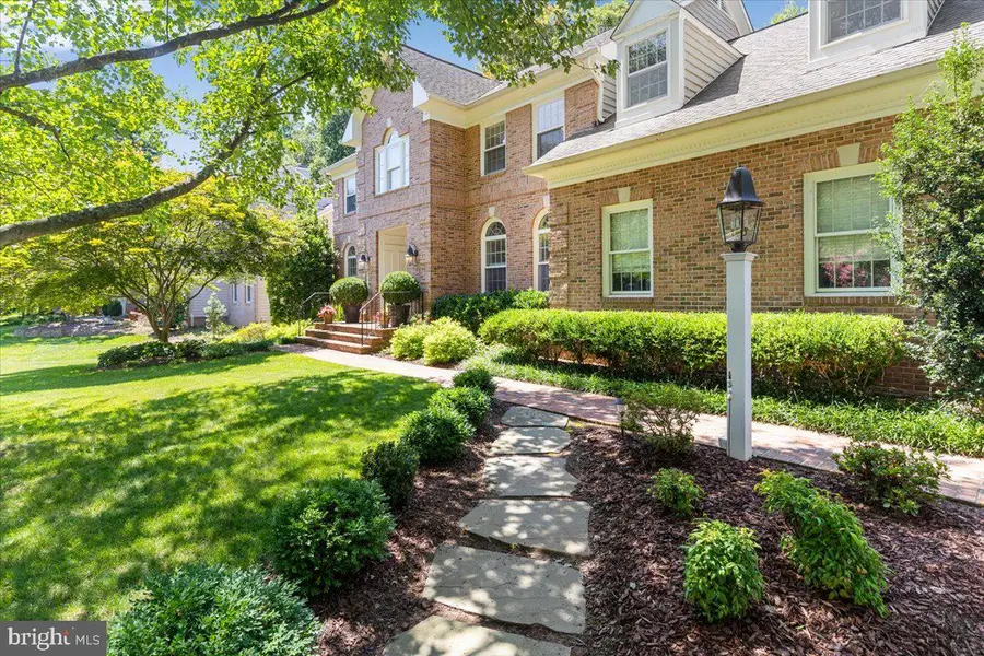 3285 Willow Glen Dr, Herndon, VA 20171 - #3