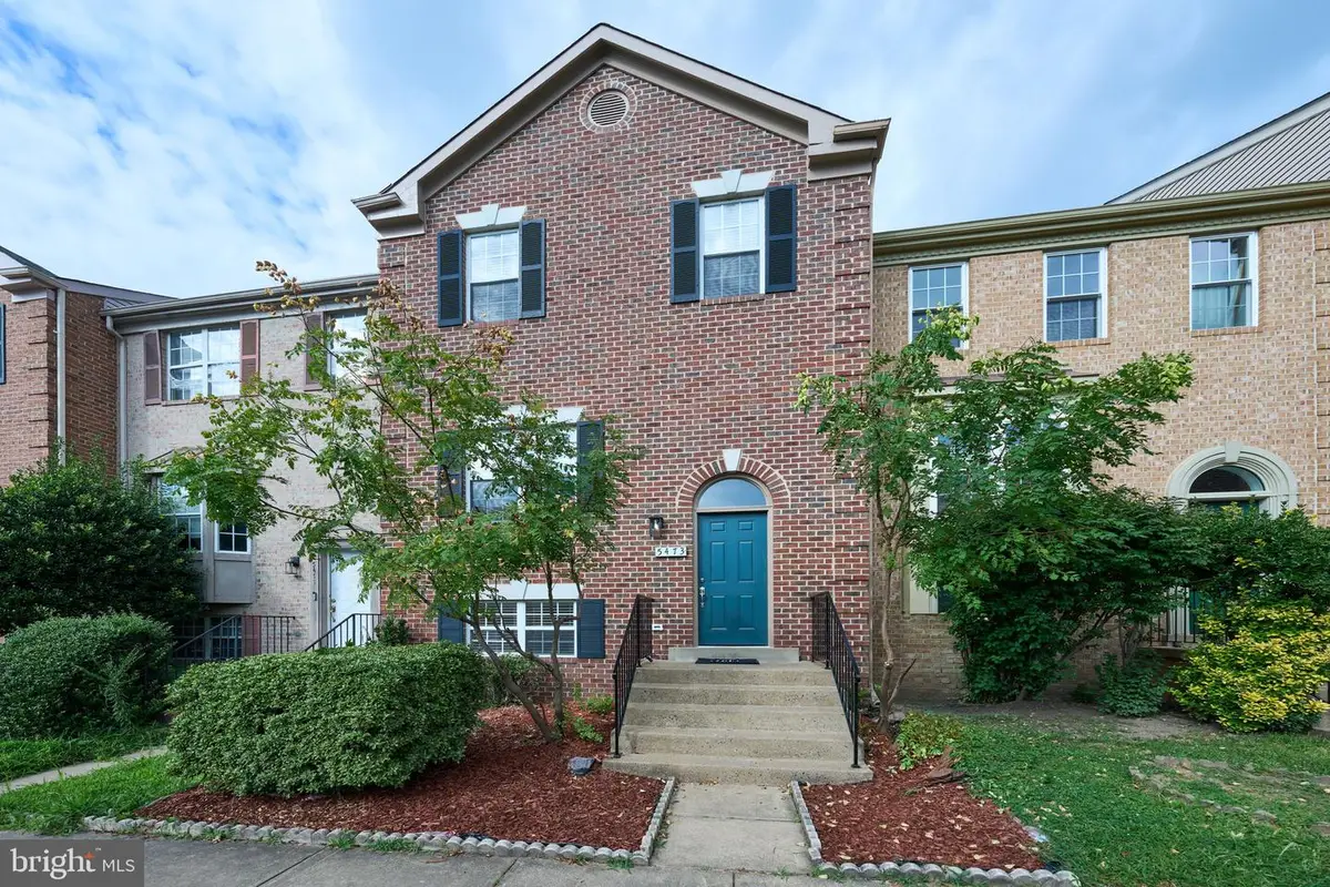 5473 Middlebourne Ln, Centreville, VA 20120 - #1