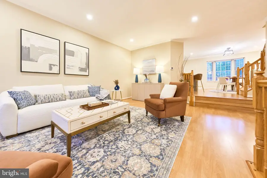 5473 Middlebourne Ln, Centreville, VA 20120 - #2