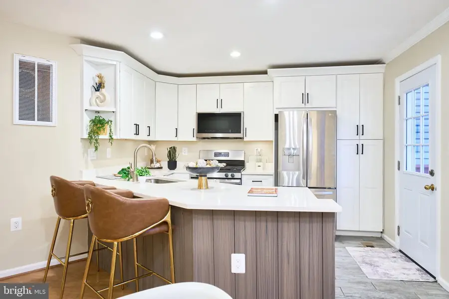 5473 Middlebourne Ln, Centreville, VA 20120 - #3