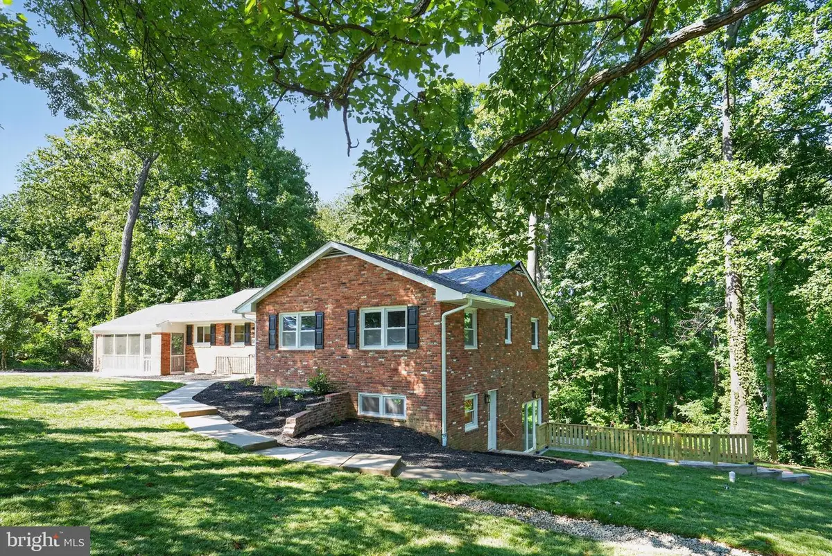 5940 Saint John Dr, Alexandria, VA 22310 - #1