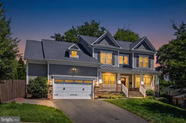 8404 Stonewall Dr, VIENNA, VA 22180