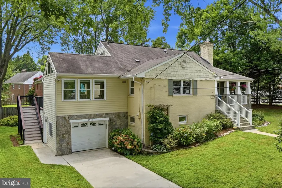 1919 Youngblood St, McLean, VA 22101 - #2
