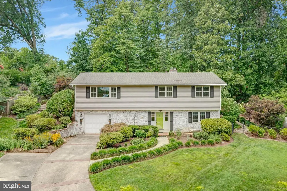 8704 Greystone Pl, Alexandria, VA 22309 - #1