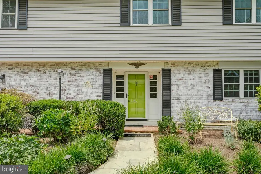 8704 Greystone Pl, Alexandria, VA 22309 - #2